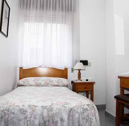 Hotel Hostal 3 De Noviembre Palencia Esterno foto